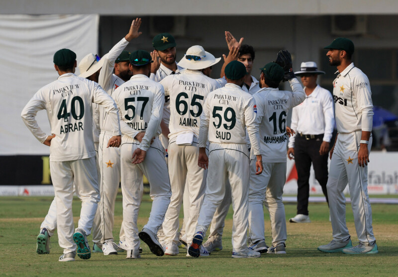 England 96-1 in 1st Test after Salman’s century lifts Pakistan to 556