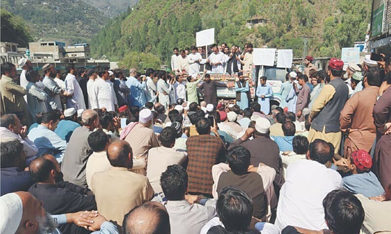 Shangla residents protest slow pace of work on key road