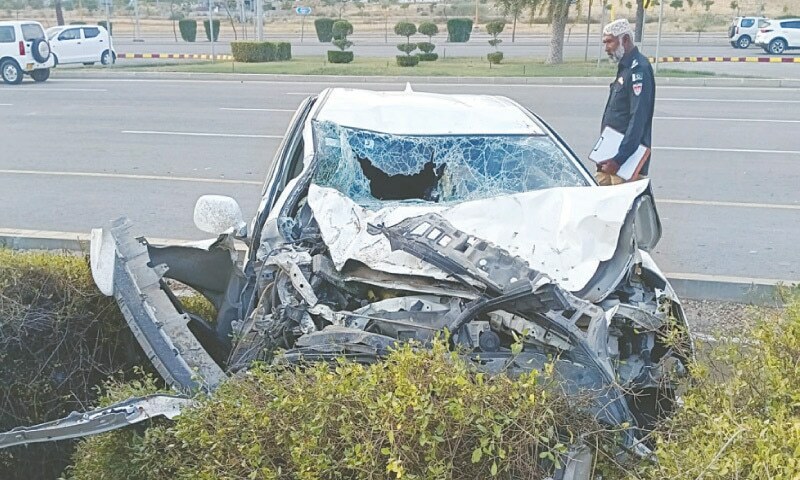 Two die as mini-truck collides with car in Karachi’s Bahria Town