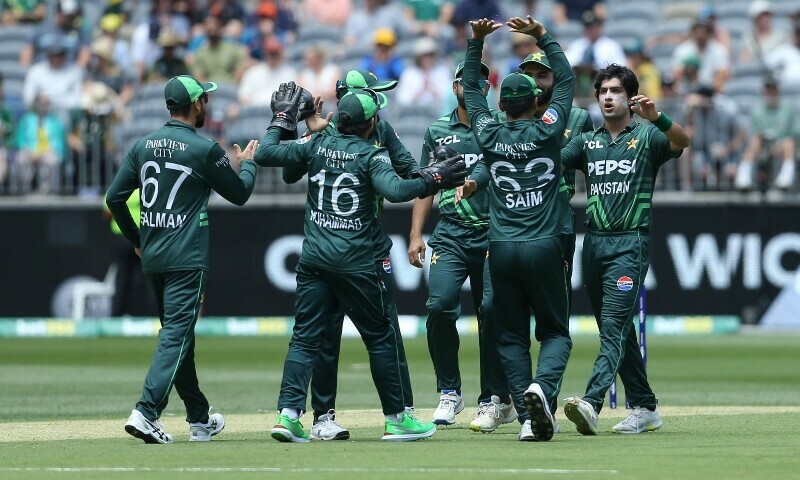 Pakistan on fire as Australia crumble to 140 in deciding ODI