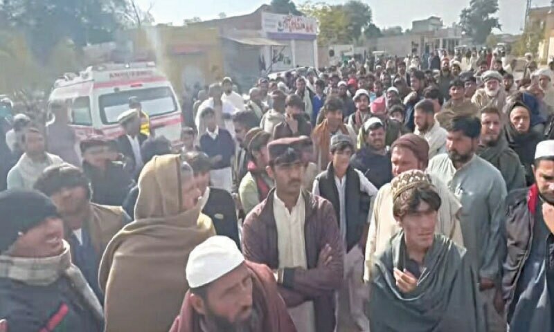 Bannu residents stage rally against mortar shell attack