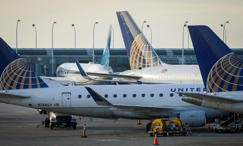 Body found in landing gear of United Airlines flight