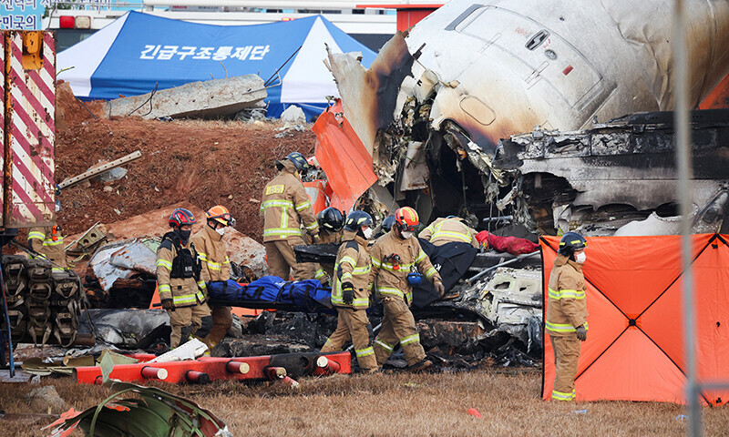 At least 127 dead after South Korean airliner crashes, explodes in fireball