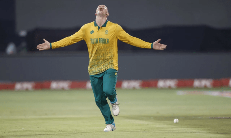 George Linde bats and then bowls South Africa to victory over Pakistan