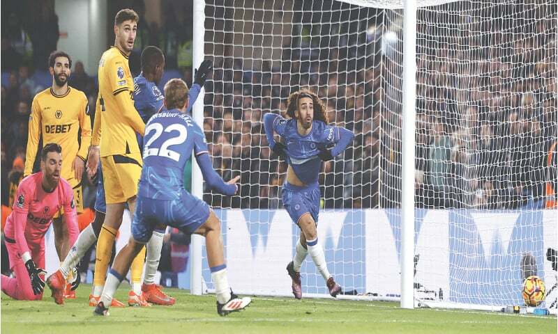 Chelsea beat Wolves to return to Premier League top four