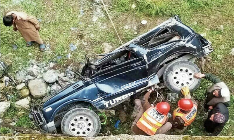 Two killed, four injured as jeep falls into ravine in Astore