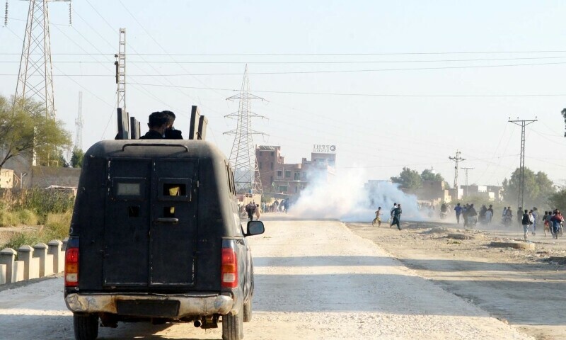 11 cops injured in clashes during anti-encroachment drive in Sindh’s Qasimabad: official