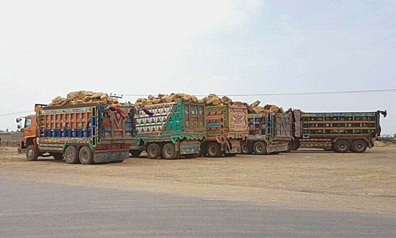 Trucks carrying minerals attacked in Nushki