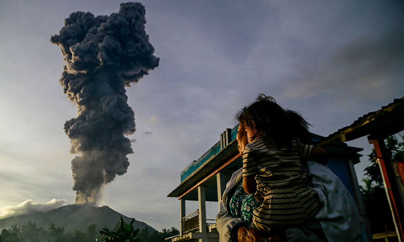 Thousands to be evacuated after Mount Ibu eruption in Indonesia